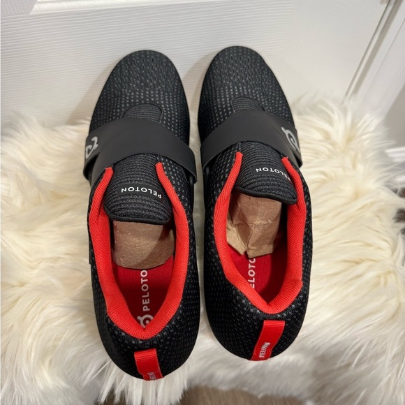 Peloton Altos Cycling Shoes Spinning Black Red main image 2